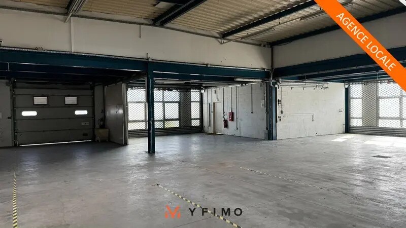 Industrial in Tremblay-en-France to rent - Building Photo - Image 3 of 7