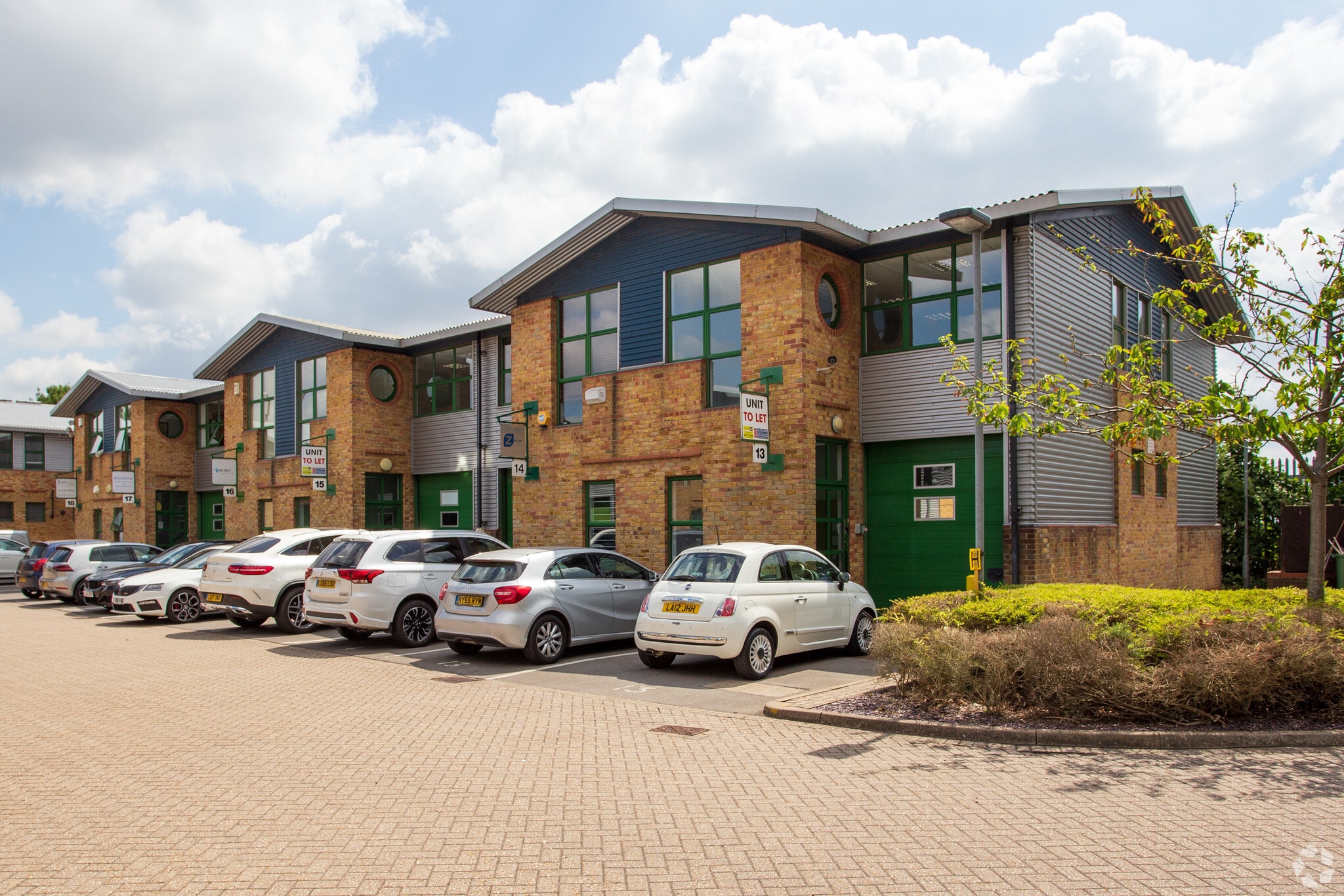 Blenheim Rd, Epsom to rent Primary Photo- Image 1 of 5