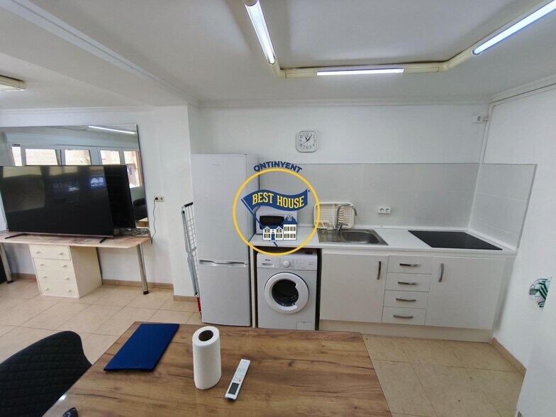 Retail in Ontinyent, Valencia for sale - Interior Photo - Image 2 of 6