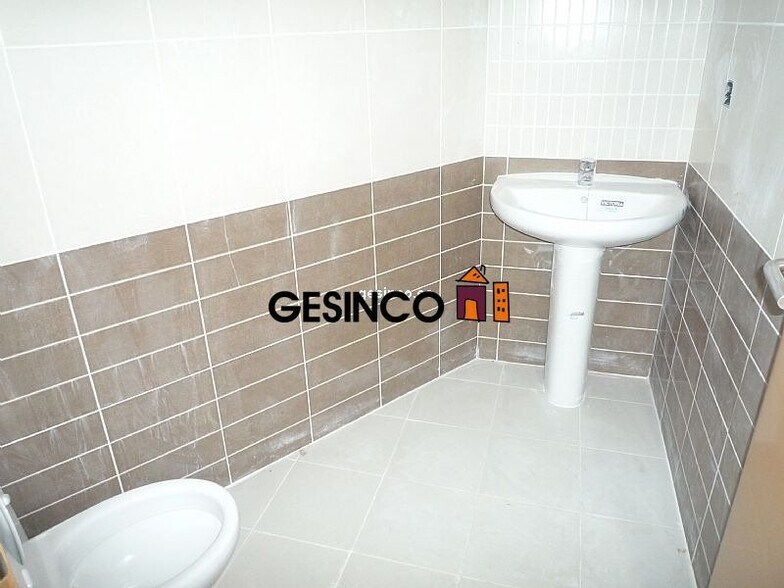 Retail in Ontinyent to rent - Interior Photo - Image 3 of 3