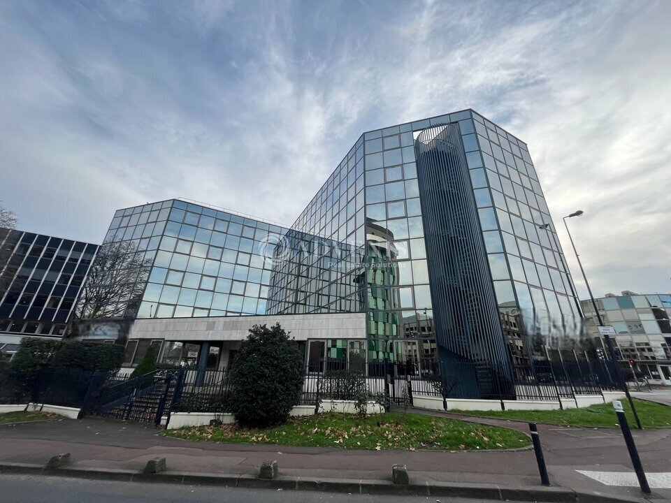 Office in Fontenay-sous-Bois to rent Building Photo- Image 1 of 8