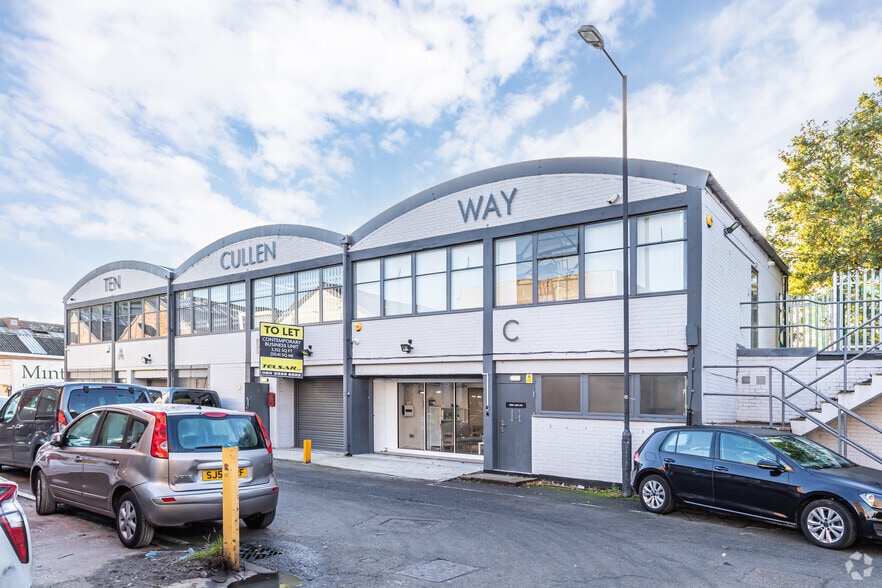 10 Cullen Way, London to rent - Primary Photo - Image 1 of 2