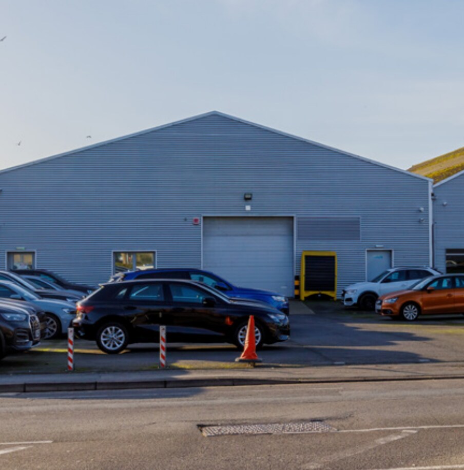 2B Buckingham Ave, Slough to rent Building Photo- Image 1 of 4