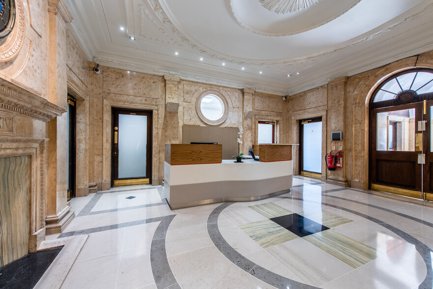 29 Lincoln's Inn Fields, London for rent - Lobby - Image 3 of 20