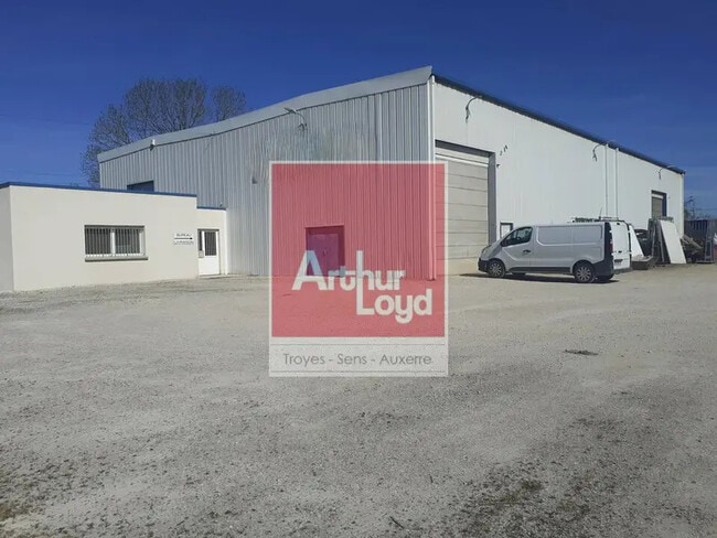 Vente Entrepôt 1 115 m²