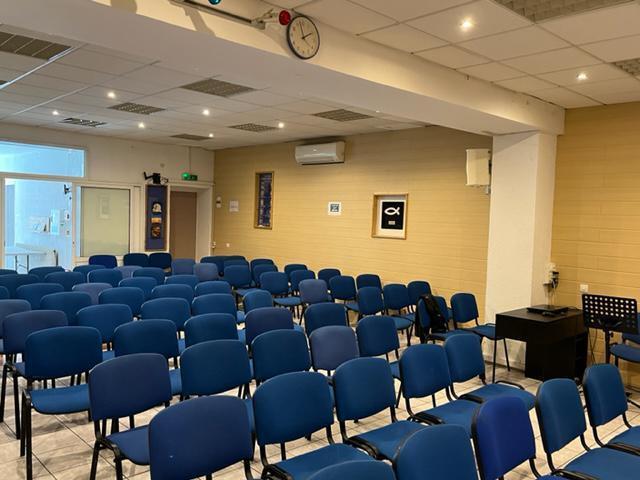 Light Industrial in Marseille for sale Interior Photo- Image 1 of 9