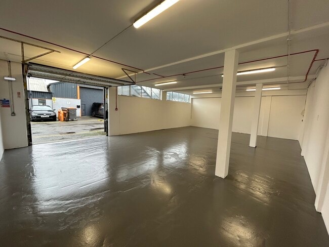 More details for A1-A2 Tolpits Ln, Watford - Industrial to Rent