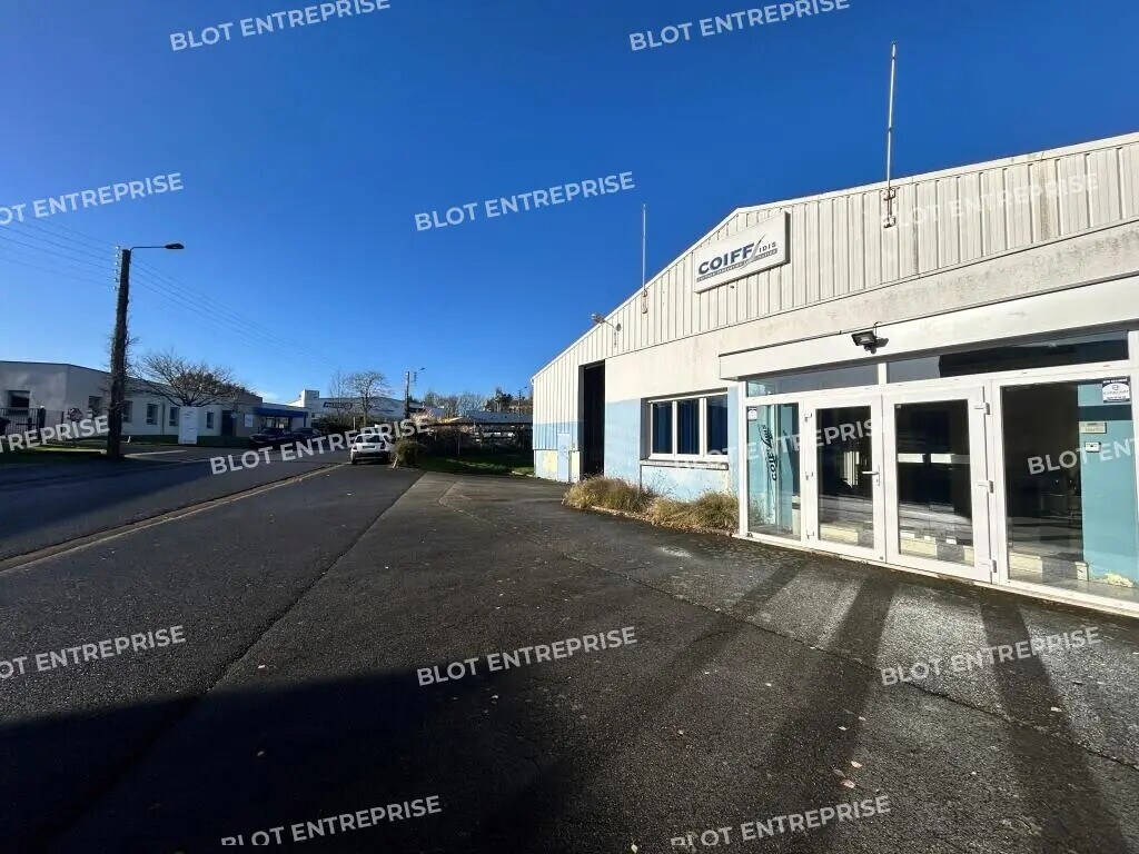 Location Local d'activités 1 150 m² - Photo 1