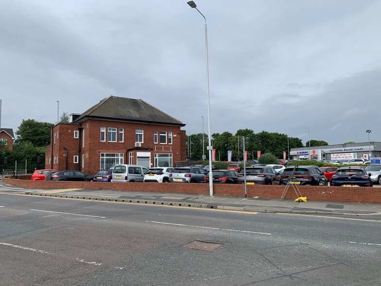 51 Low Rd, Leeds to rent - Building Photo - Image 2 of 8