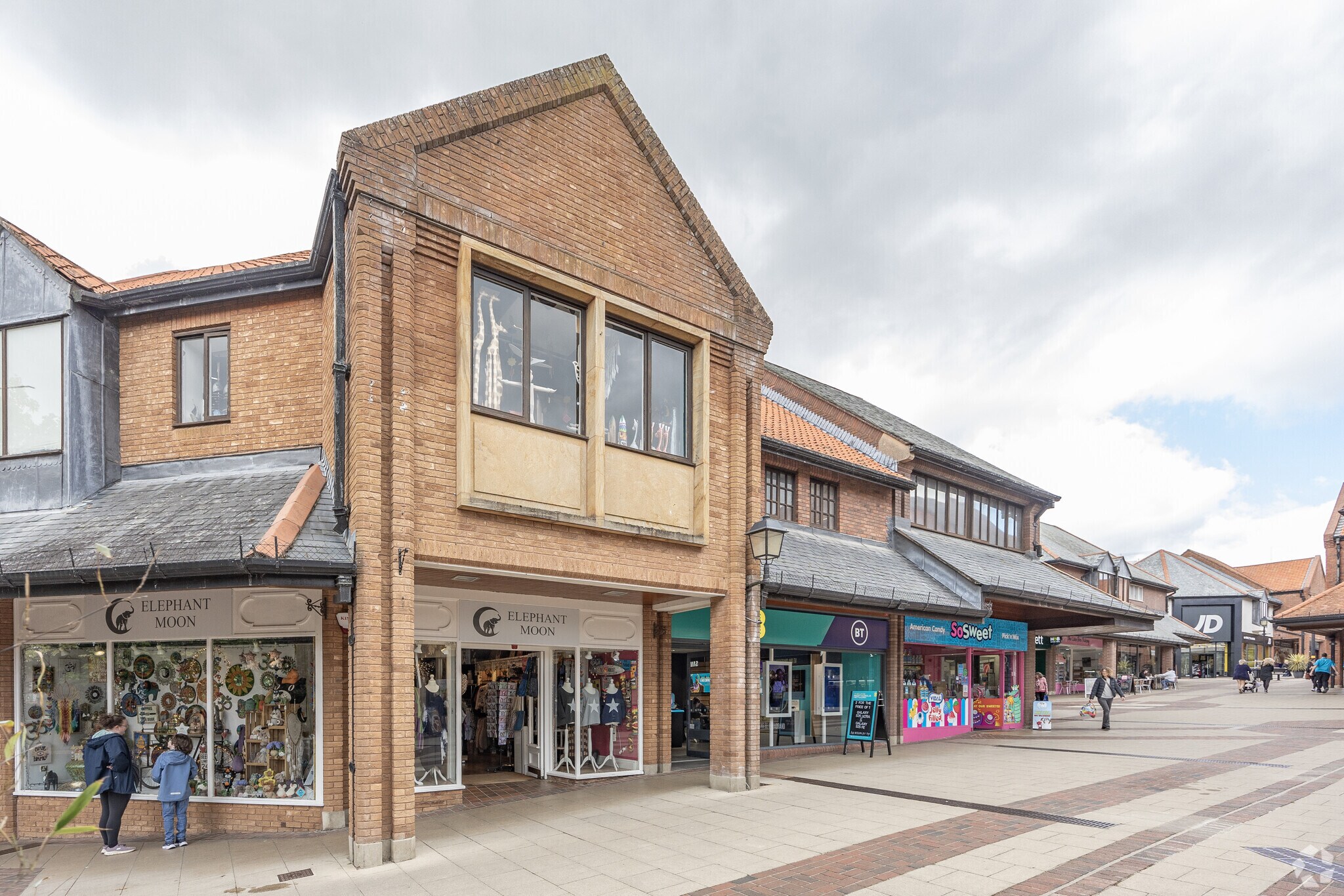 Vicarage Walk, Yeovil to rent Primary Photo- Image 1 of 4