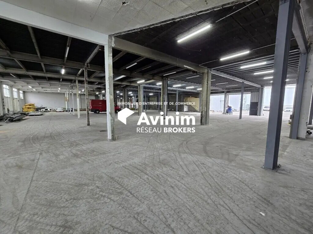 Location Entrepôt 375 m² - Photo 1