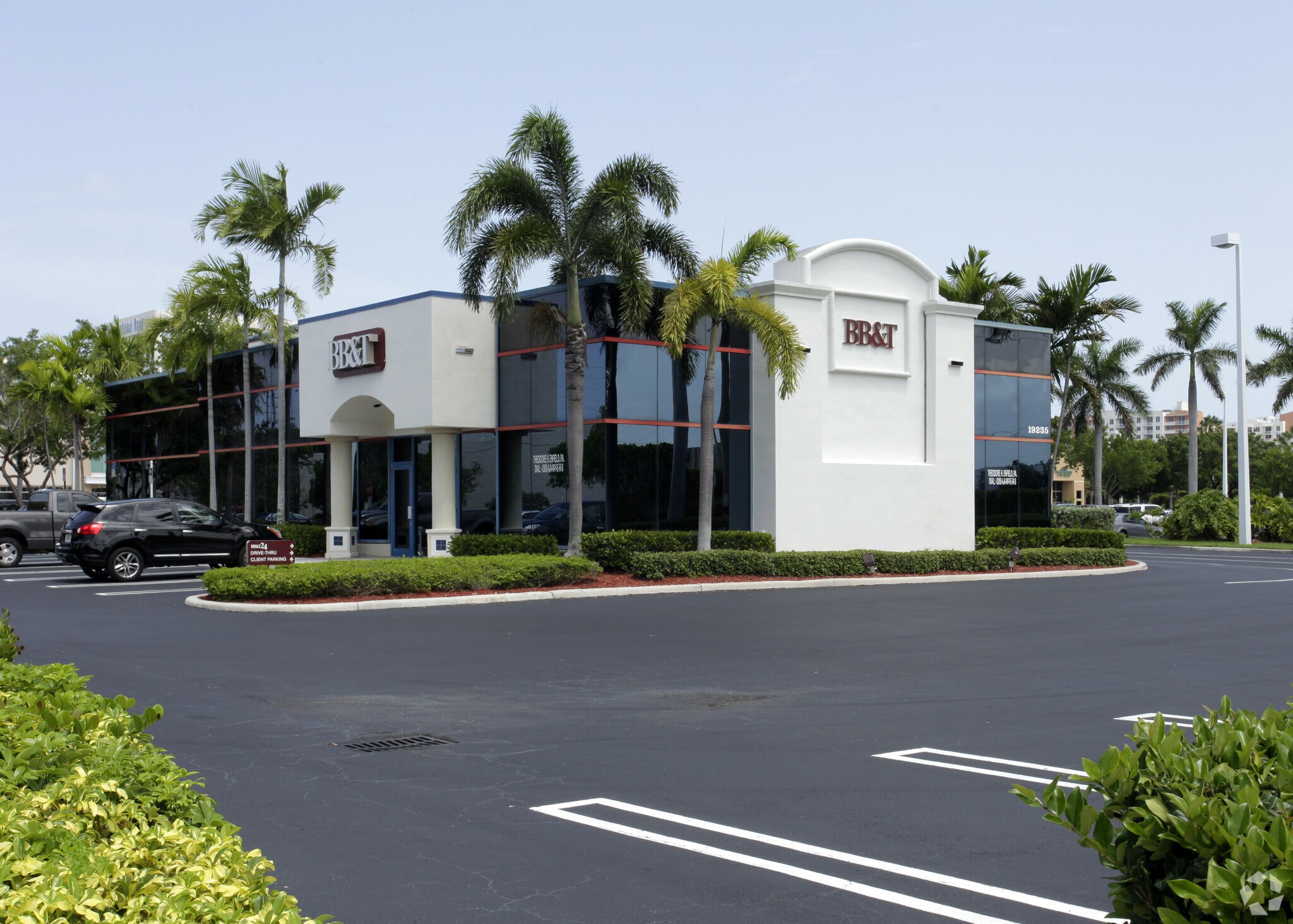 19235 Biscayne Blvd, Aventura, FL for sale Building Photo- Image 1 of 1