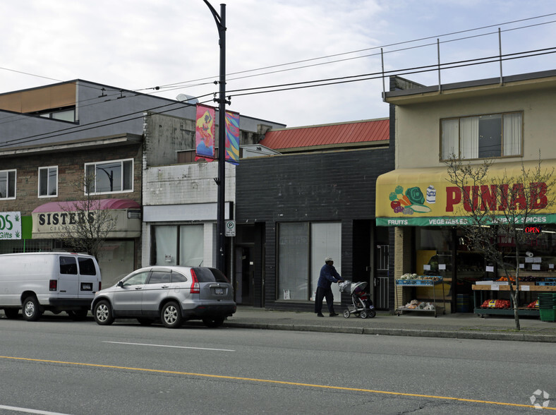 6647-6649 Main St, Vancouver, BC for rent - Building Photo - Image 3 of 3