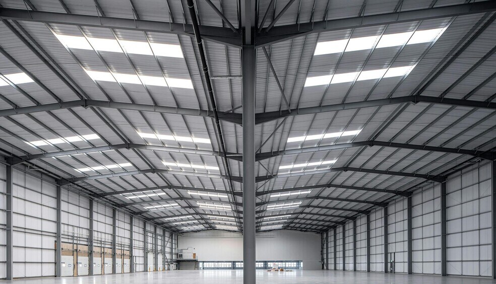 Chelmsford Rd, Rayleigh to rent - Building Photo - Image 2 of 10