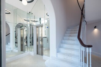 89 Charterhouse St, London to rent Lobby- Image 1 of 7