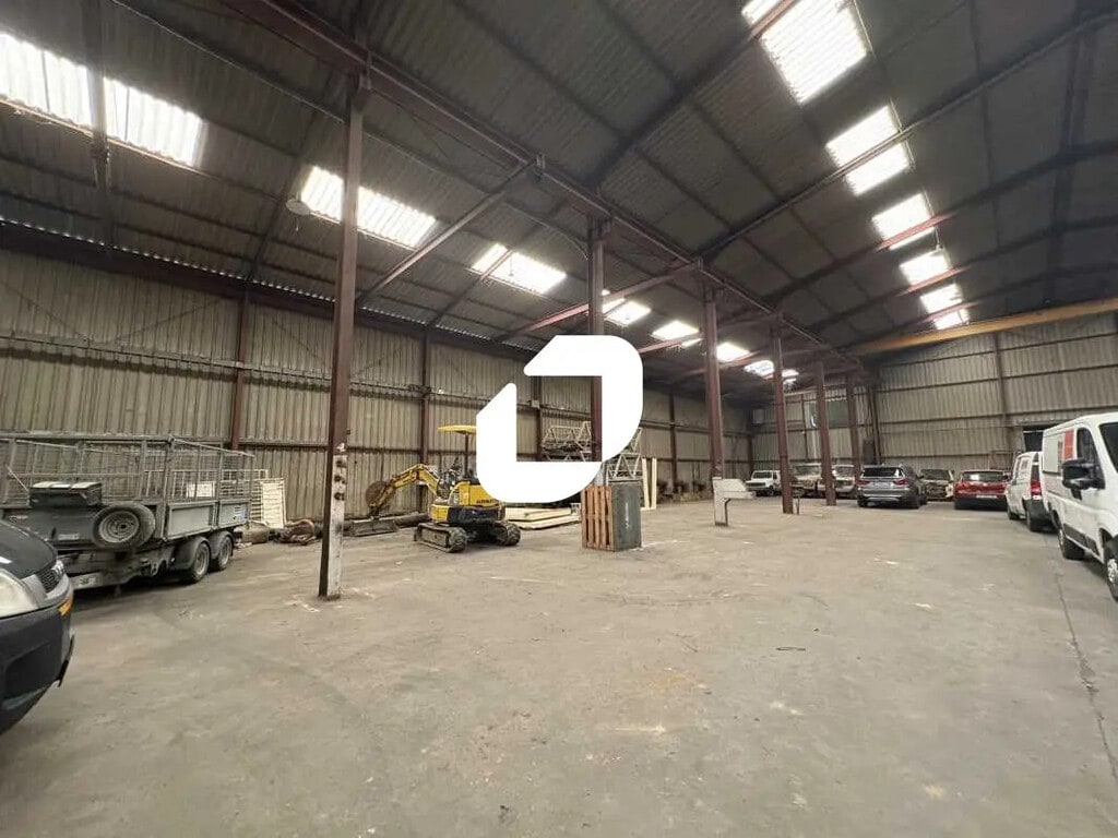 Location Entrepôt 400 m² à 1 700 m² - Photo 1