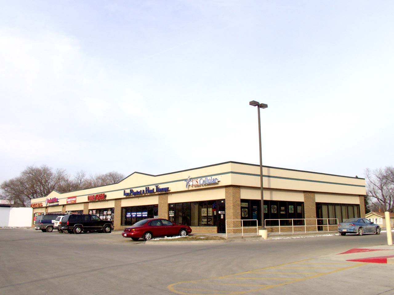 2910-2920 E University Ave, Des Moines, IA for sale Primary Photo- Image 1 of 1