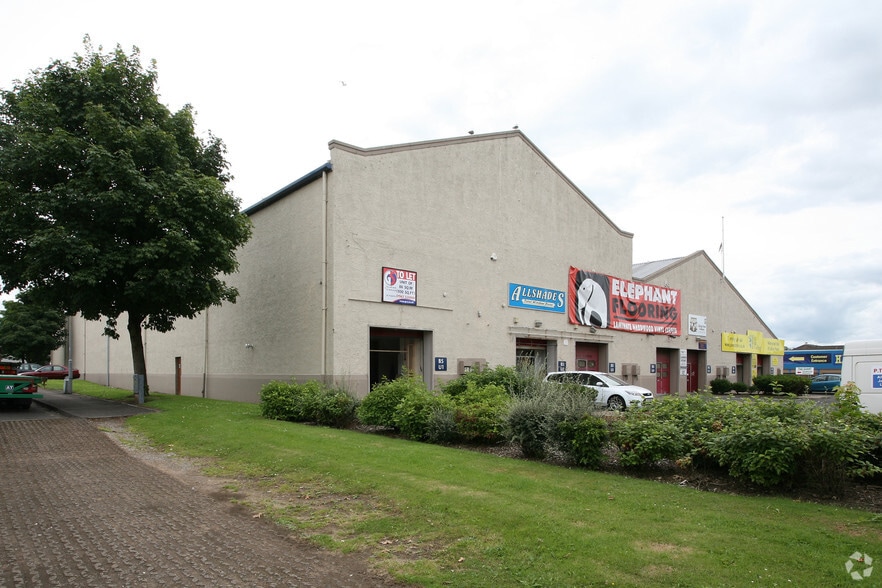 40-50 Low Glencairn St, Kilmarnock to rent - Building Photo - Image 2 of 5
