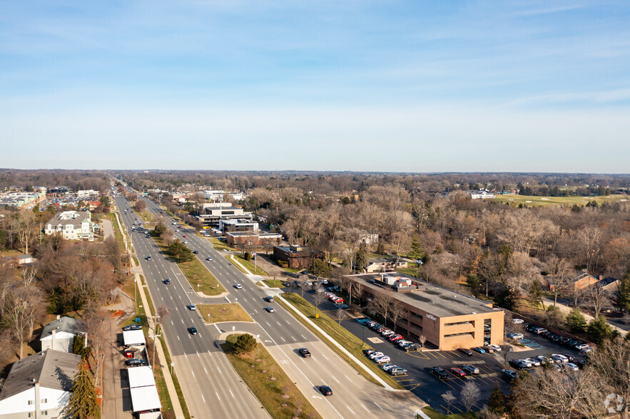 6905 Telegraph Rd, Bloomfield Hills, MI for rent - Aerial - Image 2 of 6