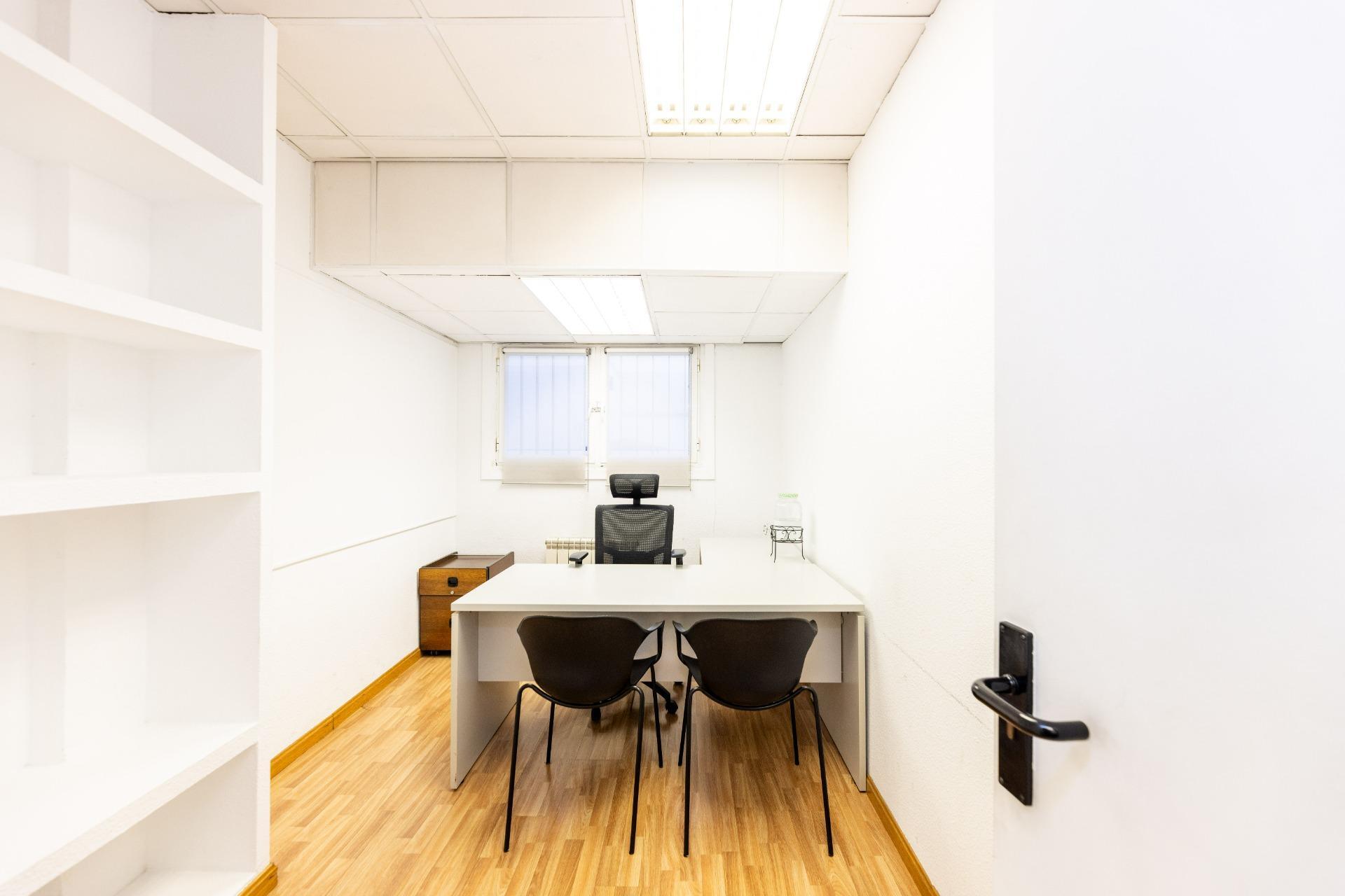 Office in Madrid, Madrid to rent Interior Photo- Image 1 of 11