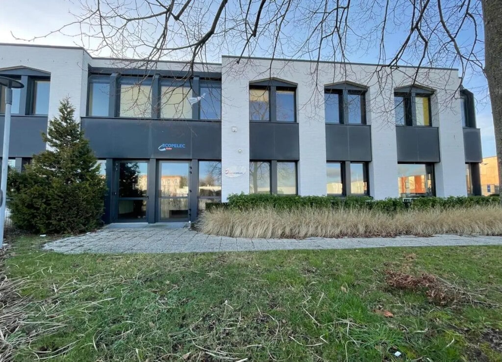 Location Bureaux 420 m² - Photo 1