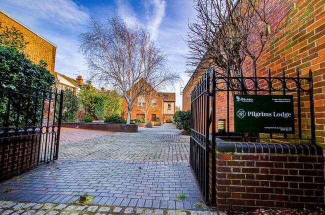 More details for 1A Holywell Hl, St. Albans - Co-working to Rent