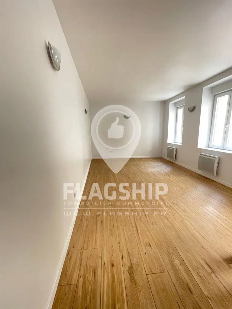 Retail in Paris for sale Interior Photo- Image 1 of 7