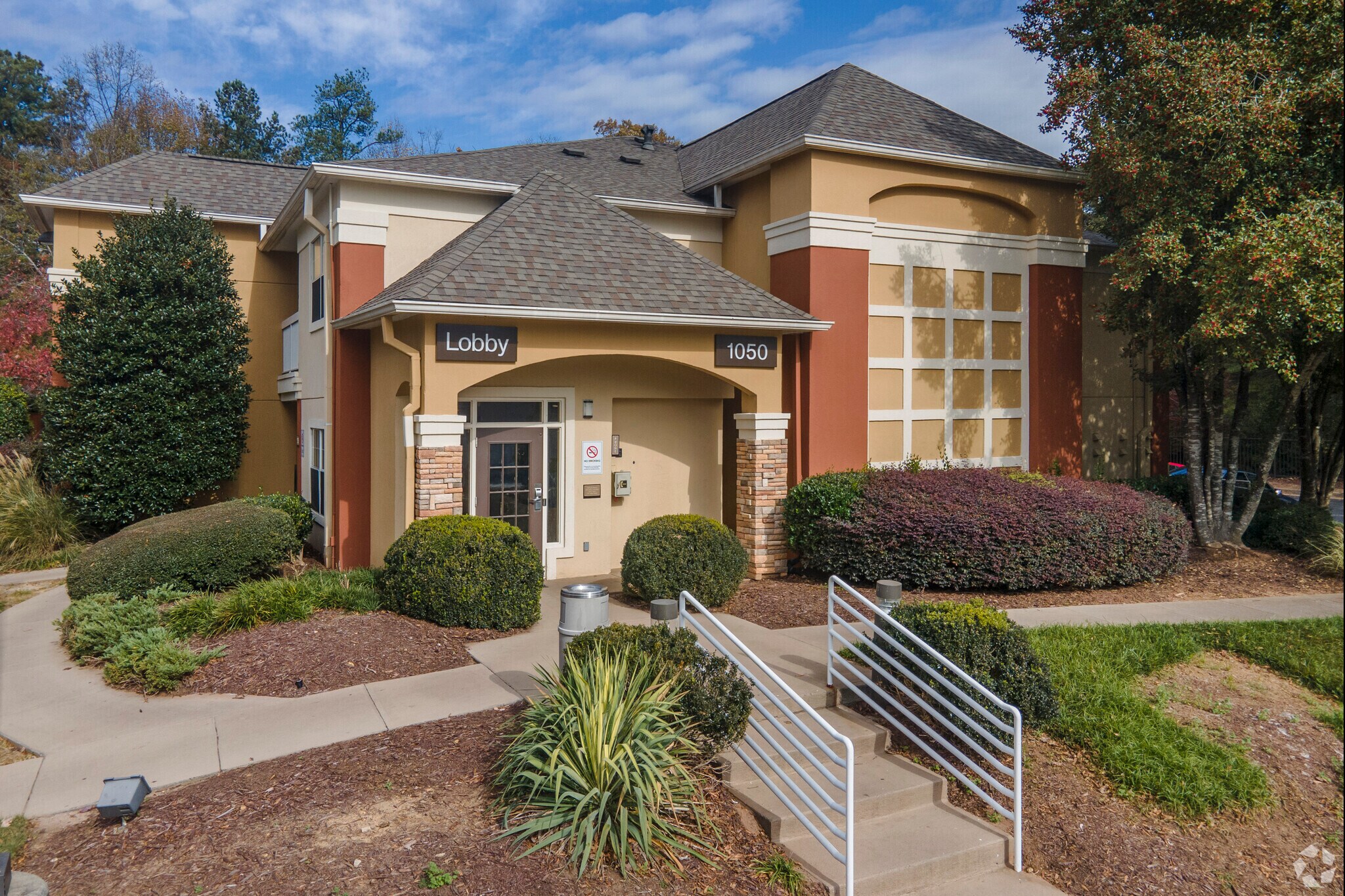 1050 Hammond Dr NE, Atlanta, GA for sale Primary Photo- Image 1 of 1