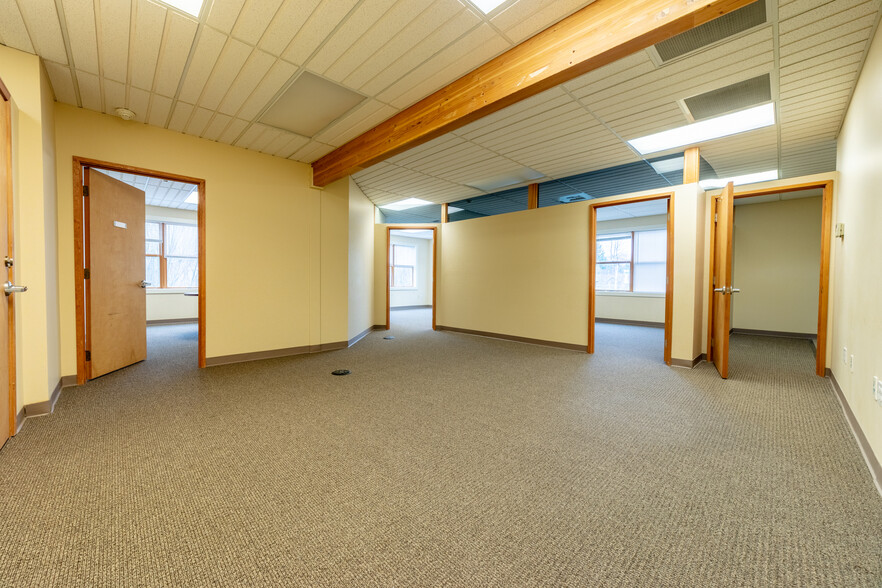 8130 Railroad Ave SE, Snoqualmie, WA for rent - Interior Photo - Image 1 of 13