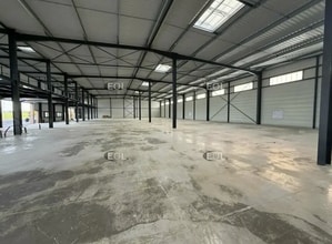 Light Industrial in Viarmes to rent Interior Photo- Image 1 of 3