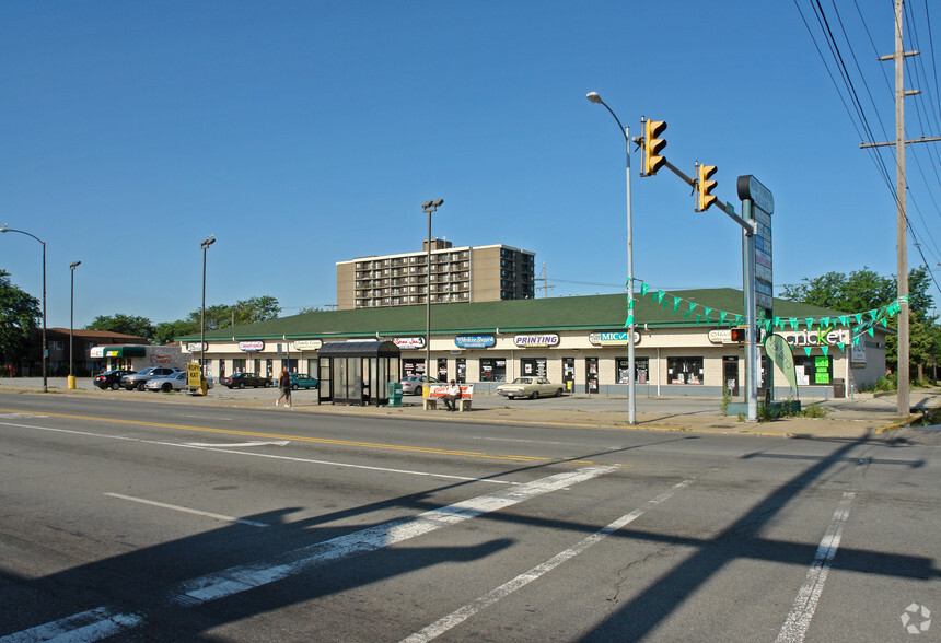 1100-1200 Broadway, Gary, IN for rent - Primary Photo - Image 1 of 5