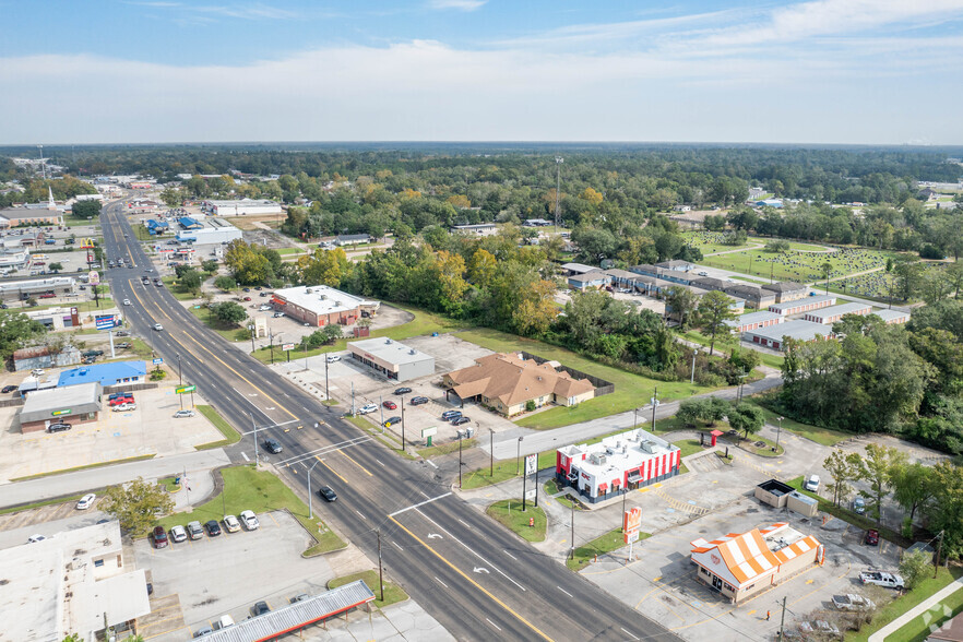 775 Highway 96 S, Silsbee, TX for sale - Building Photo - Image 1 of 17