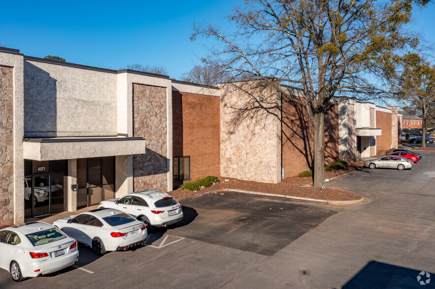 4565-4575 Winters Chapel Rd, Atlanta, GA for rent - Building Photo - Image 1 of 15