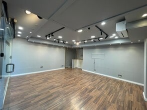 Retail in Barcelona, Barcelona to rent Interior Photo- Image 2 of 3