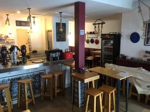 Retail in Madrid, Madrid to rent Interior Photo- Image 1 of 1