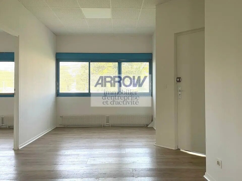 Office in Saint-Herblain for sale Building Photo- Image 1 of 3