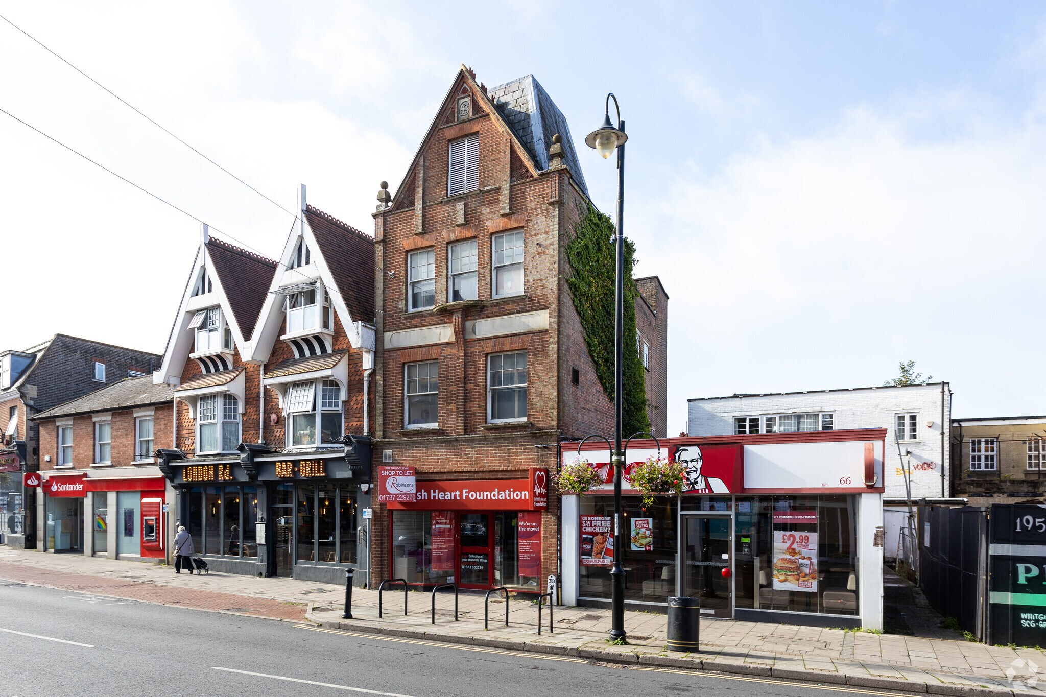 64 London Rd, East Grinstead for sale Primary Photo- Image 1 of 1