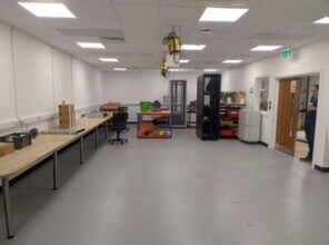 Hearle Way, Hatfield to rent Interior Photo- Image 1 of 3