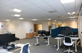 Crow Arch Ln, Ringwood to rent Interior Photo- Image 1 of 4