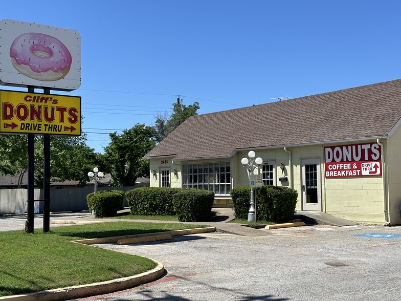 2433 W Shady Grove Rd, Irving, TX for sale - Building Photo - Image 3 of 5