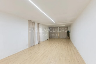 Retail in Barcelona, Barcelona to rent Interior Photo- Image 2 of 11