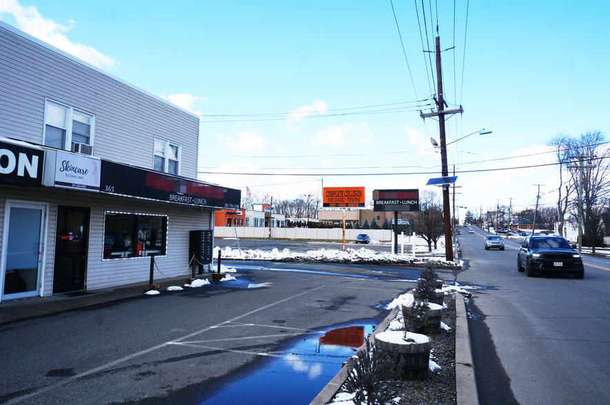 365 N Midland Ave, Saddle Brook, NJ for rent - Building Photo - Image 2 of 12