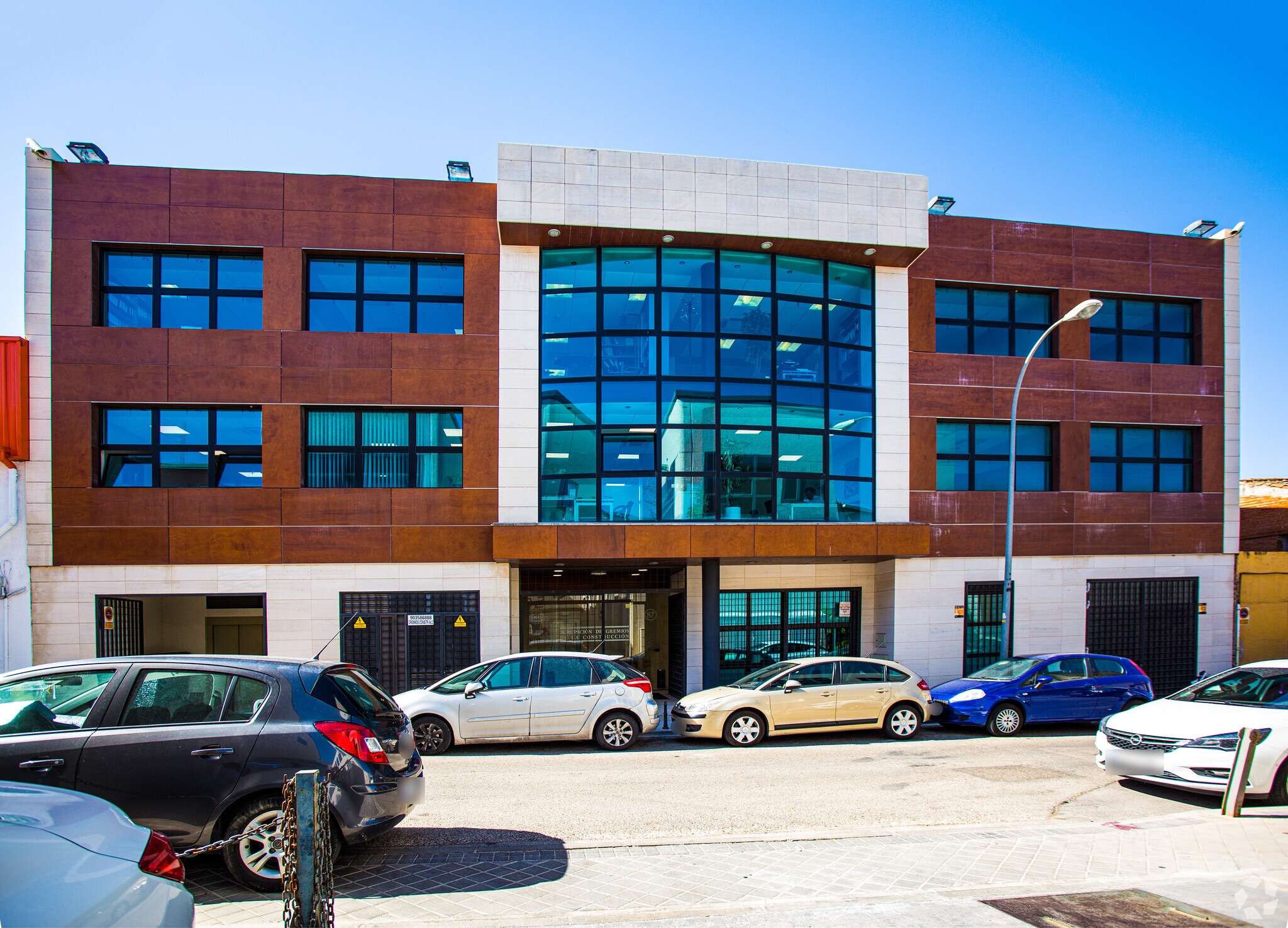 Office in Alcorcón, Madrid to rent Primary Photo- Image 1 of 6