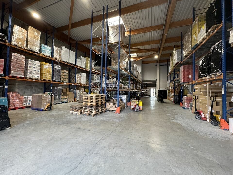 Light Industrial in Gonesse to rent Building Photo- Image 1 of 12