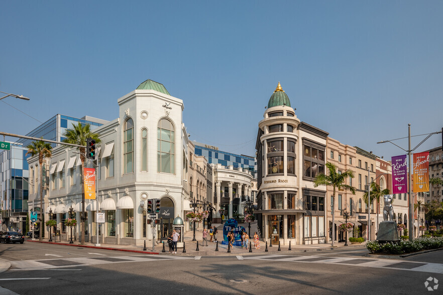 202-270 N Rodeo Dr, Beverly Hills, CA for rent - Building Photo - Image 3 of 9