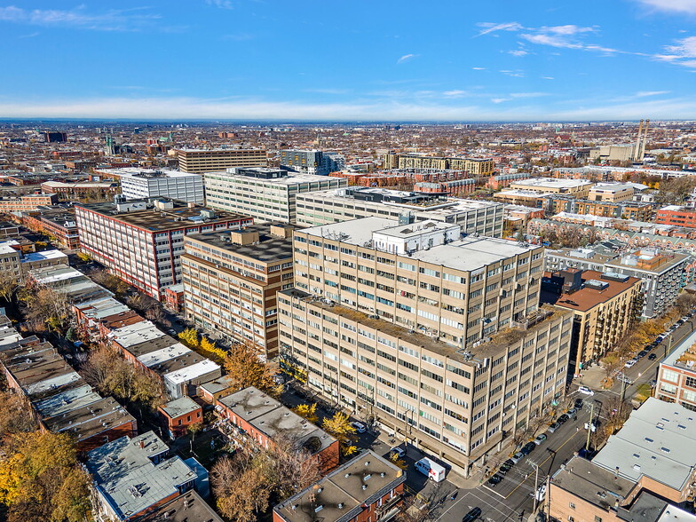 5333-5335 Av Casgrain, Montréal, QC for rent - Building Photo - Image 3 of 6