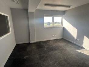 Greendale Business Park, Woodbury Salterton to rent Interior Photo- Image 2 of 2