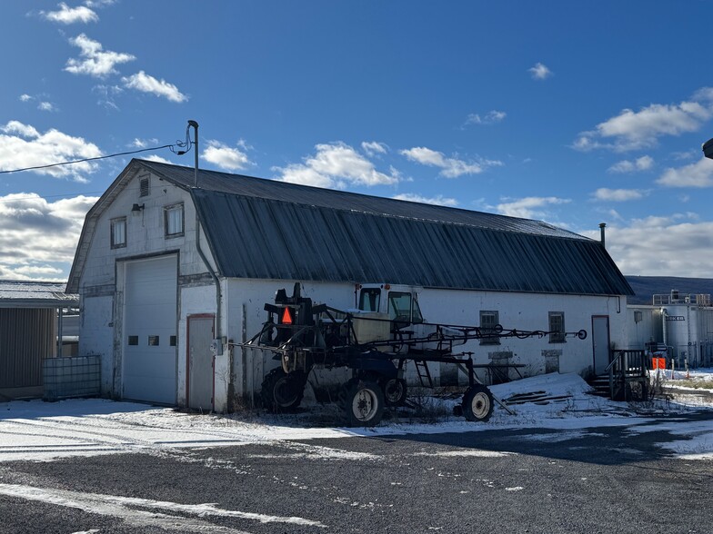 87 Quaker Church Rd, Pennsdale, PA for rent - Primary Photo - Image 1 of 2