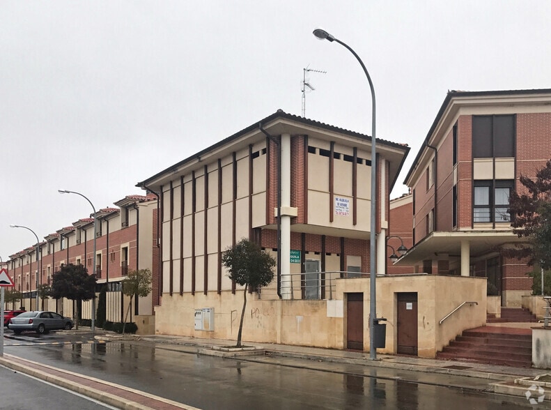 Camino Escobares, 48, La Lastrilla, Segovia to rent - Primary Photo - Image 1 of 2