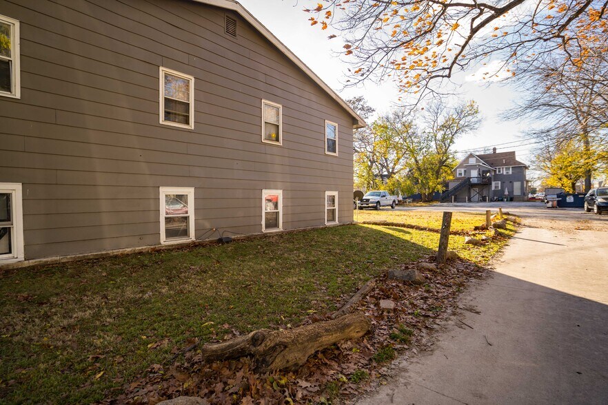 Drake University Area Multifamily portfolio of 5 properties for sale on LoopNet.co.uk - Building Photo - Image 3 of 12